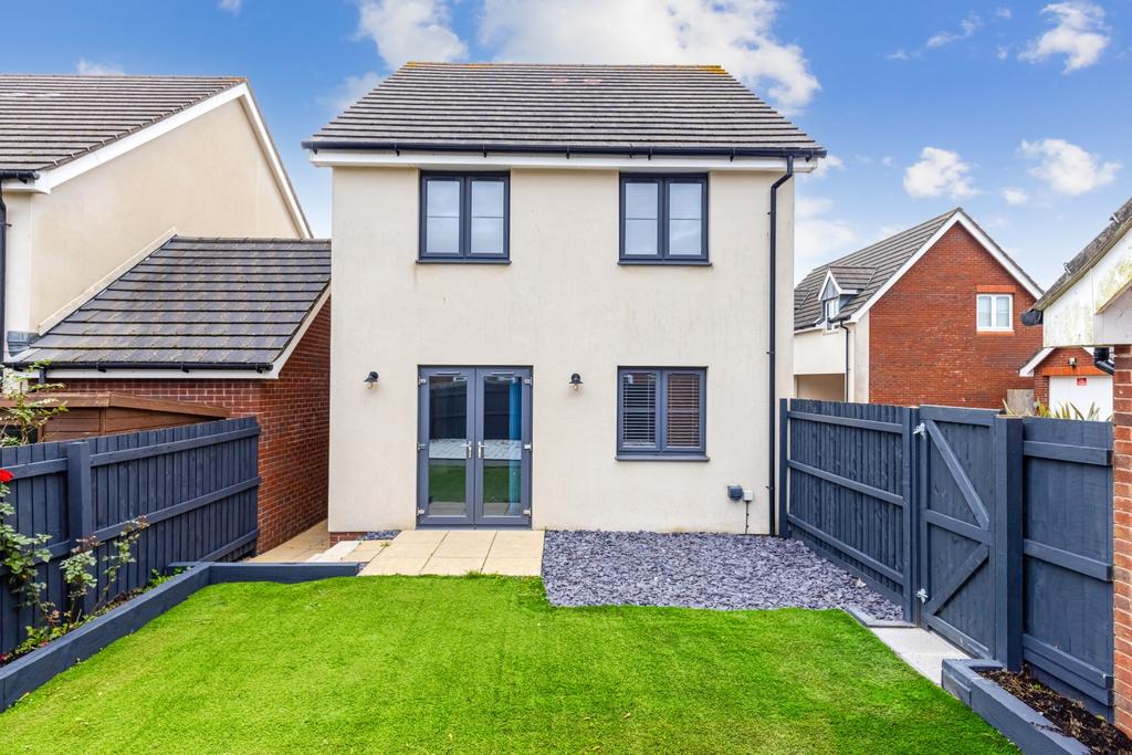 A04 - 72 Mimosa Way Paignton - 251022