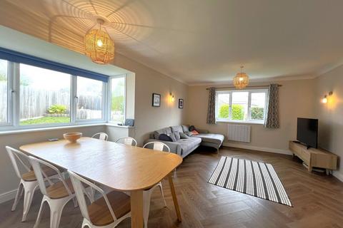 undefined, 45 Nant Bychan, Moelfre, LL72