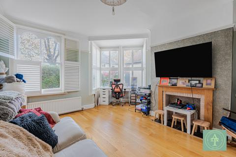 4 bedroom end of terrace house for sale, Edenbridge Road, Bush Hill Park, Enfield, EN1