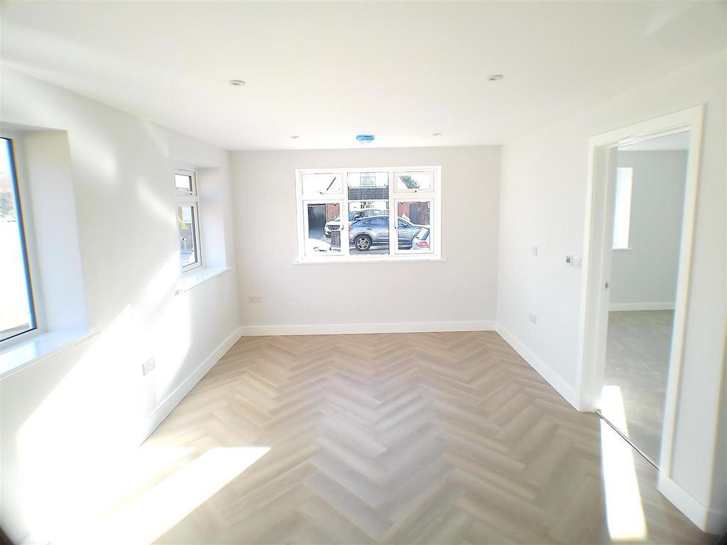 2 ruskin to front window.JPG