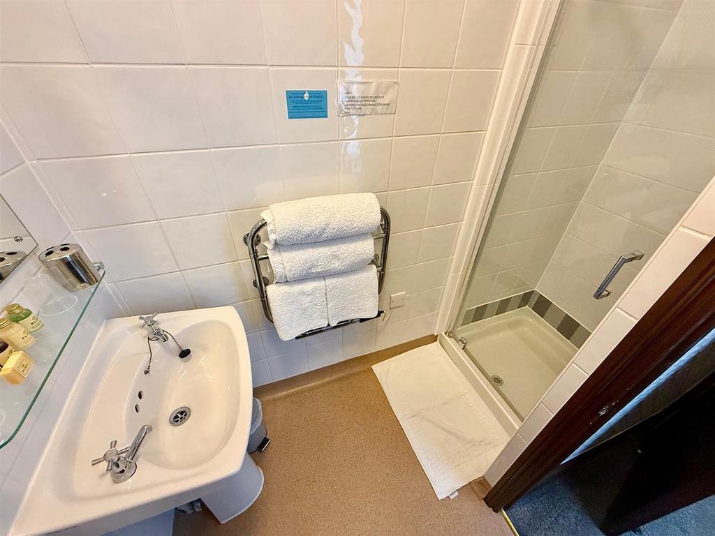 Bed 8 En-Suite Shower Room