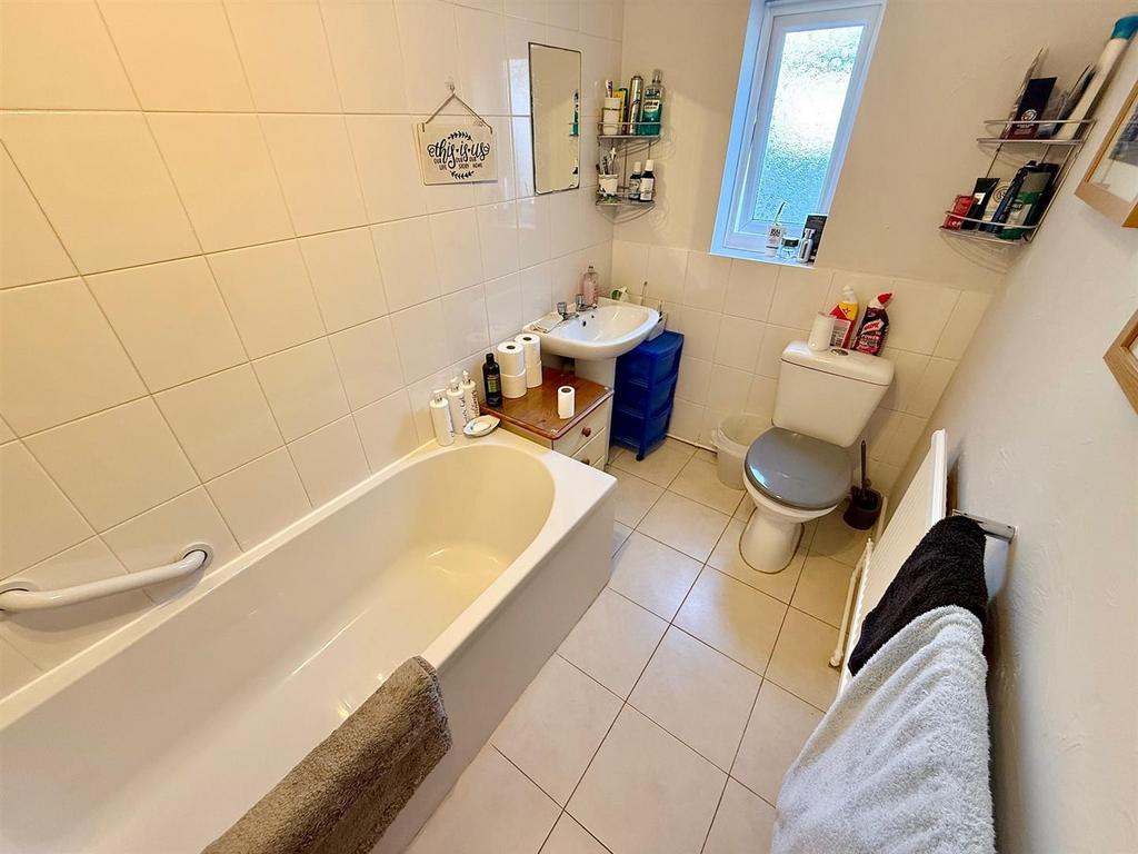 En-Suite Bathroom