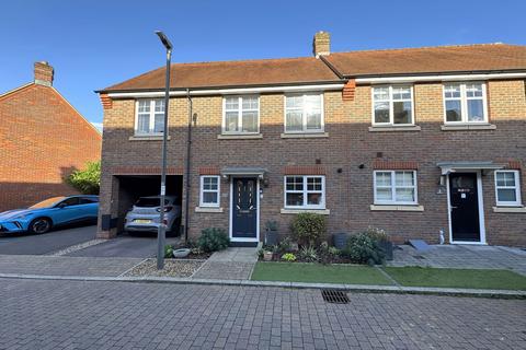 undefined, Walnut Tree Close, Buckingham MK18