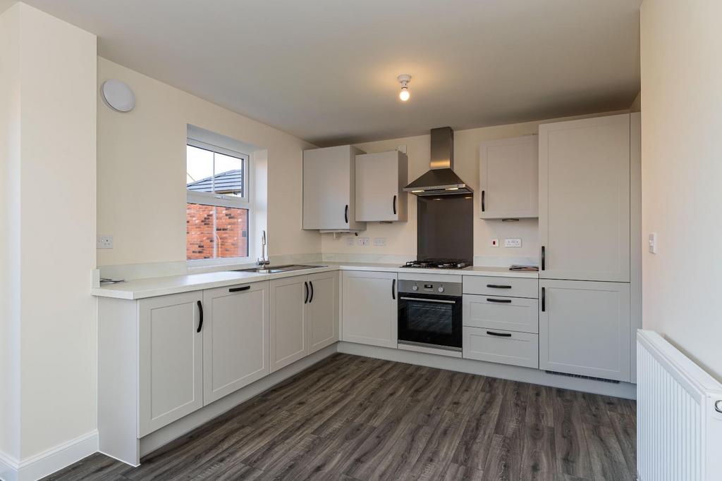 7 - Kitchen.jpg