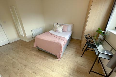 undefined, Lennox Way, L7 2QZ,