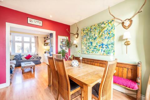 20 Southland Way, Hounslow, TW3 2RH