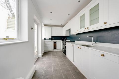 3 bedroom terraced house to rent, Barlby Gardens, London W10