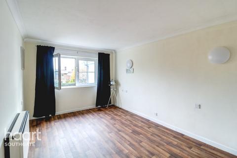 1 bedroom retirement property for sale, Avenue Road, London