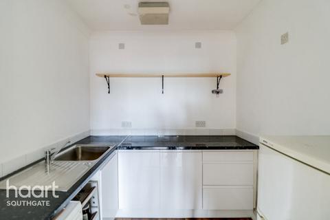 1 bedroom retirement property for sale, Avenue Road, London