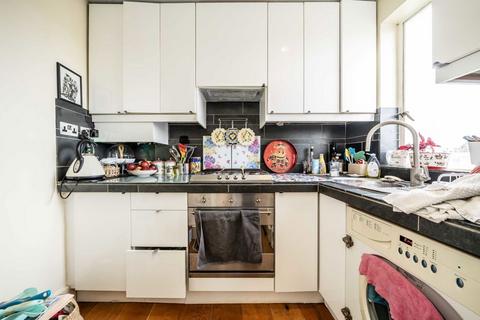2 bedroom flat to rent, Bolton Road, London NW8