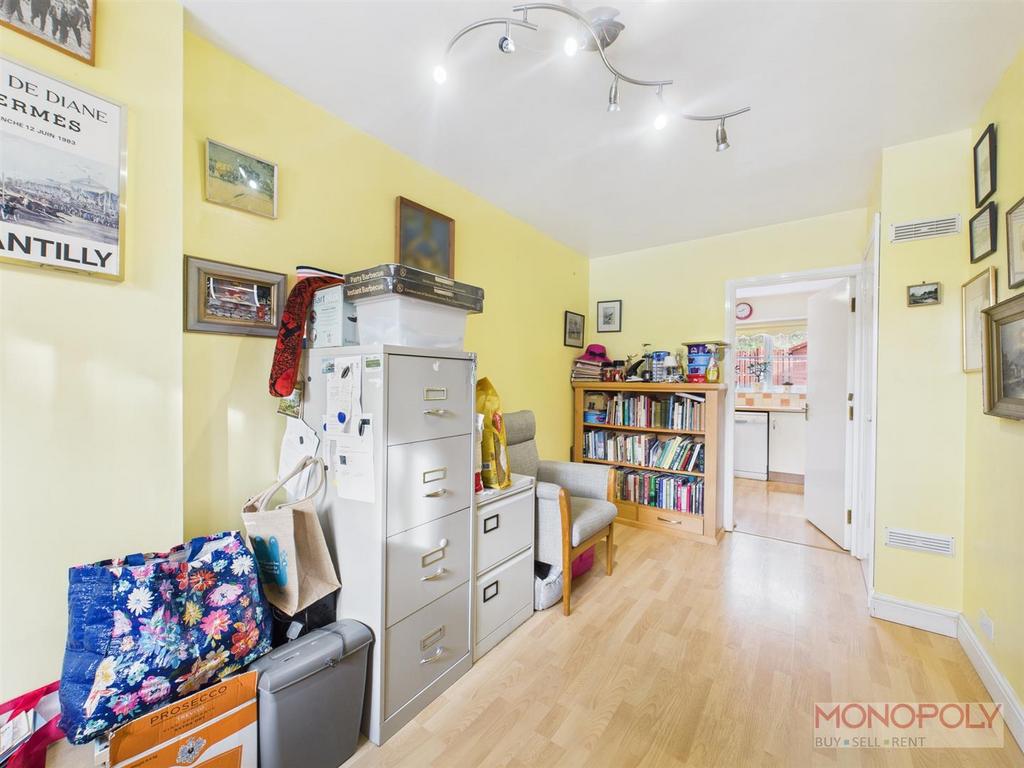 CAM04439 G0-PR0170-STILL014.jpg
