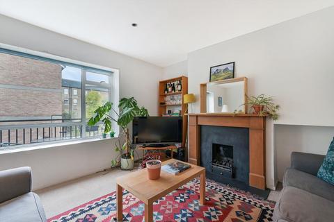 3 bedroom flat for sale, St. Albans Villas, London