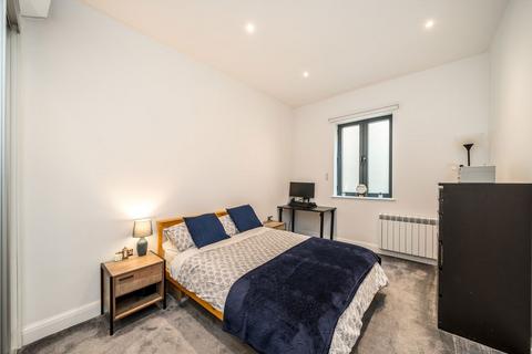 2 bedroom flat to rent, Gunnersbury Avenue, London W5