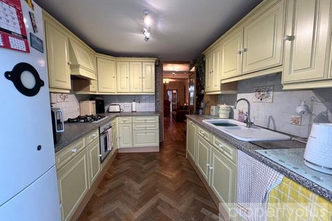 3 bedroom end of terrace house for sale, Birchgrove Street, Porth, Rhondda Cynon Taff, CF39