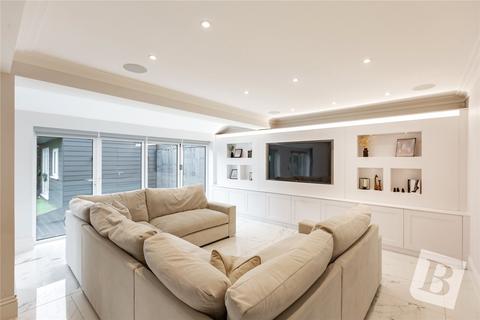 4 bedroom semi-detached house for sale, Crow Green Road, Pilgrims Hatch, Brentwood, Essex, CM15