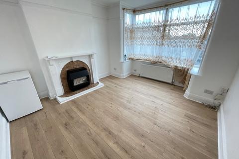 3 bedroom terraced house for sale, Russell Rise, Luton, Bedfordshire, LU1 5ET