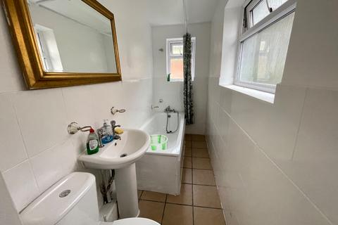 3 bedroom terraced house for sale, Russell Rise, Luton, Bedfordshire, LU1 5ET
