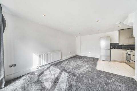 2 bedroom terraced house for sale, High Street, Northwood