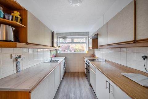 2 bedroom terraced house to rent, Earls Road, Hampshire SO14