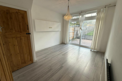 4 bedroom semi-detached house to rent, Potter Street, Northwood, HA6
