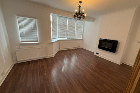 4 bedroom semi-detached house to rent, Potter Street, Northwood, HA6