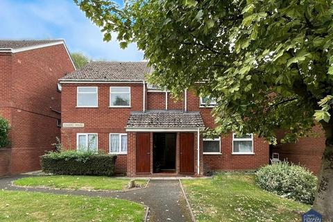 Studio to rent, Cradley Road, Dudley DY2