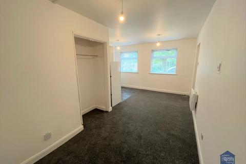 Studio to rent, Cradley Road, Dudley DY2