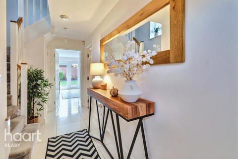 4 bedroom detached house for sale, Hopper Way, Leicester