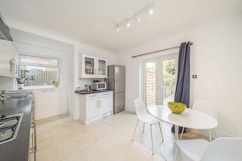 2 bedroom flat for sale, Quinton Street, London SW18
