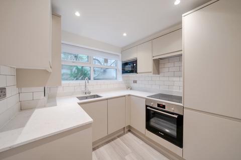 1 bedroom flat for sale, Southwell Road, London, SE5
