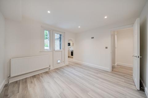 1 bedroom flat for sale, Southwell Road, London, SE5