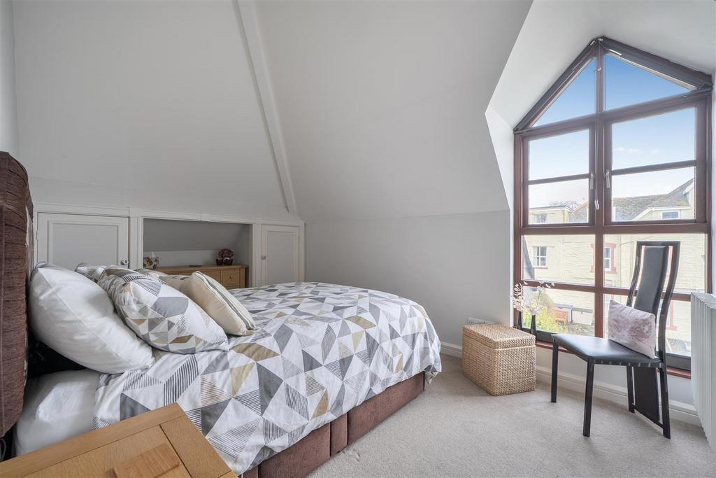 Bed 1.jpg