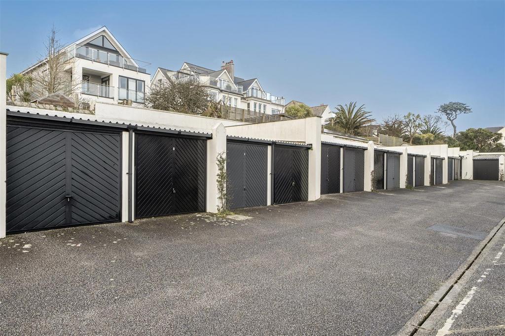 Garages.jpg