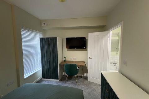 undefined, Rm 2, 71 Aldermans Drive, PE3 6AX