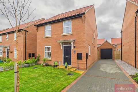 4 bedroom detached house for sale, Armstrong Road, Cayton, Scarborough