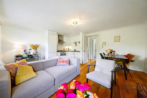 2 bedroom apartment to rent, Park Road, London, NW1