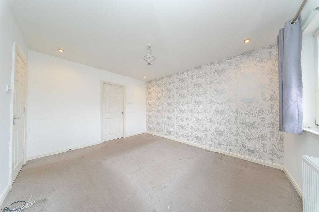 Main Bedroom with Walk-In Wardrobe