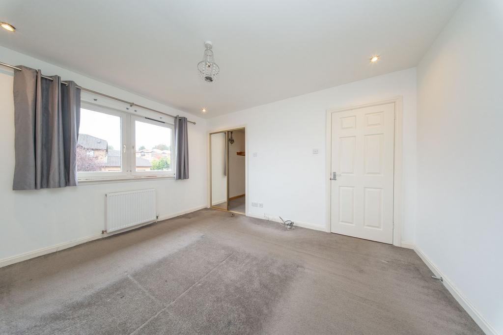 Main Bedroom with Walk-In Wardrobe