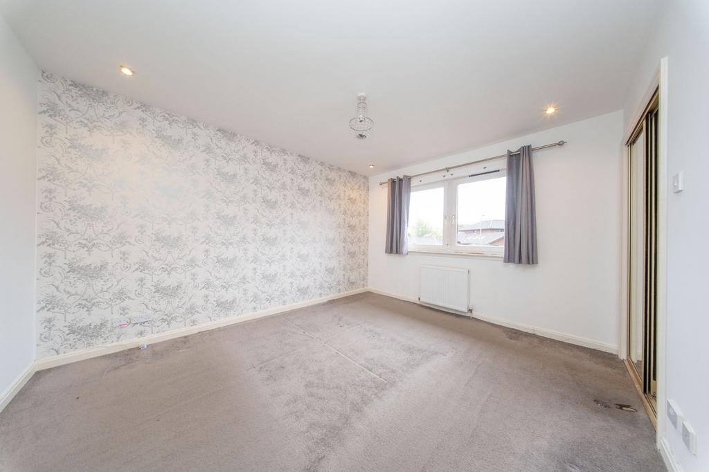 Main Bedroom with Walk-In Wardrobe