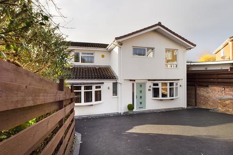 4 bedroom detached house for sale, Sheraton Drive, Kidderminster, DY10 3QR