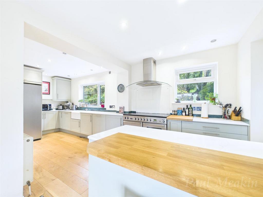 Kitchen/ Breakfast Room