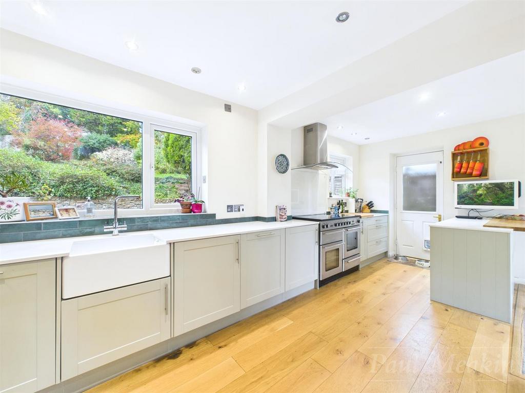 Kitchen/ Breakfast Room