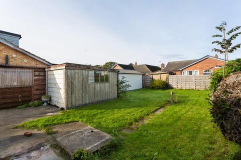 2 bedroom semi-detached bungalow for sale, Meadowfields Close, Easingwold