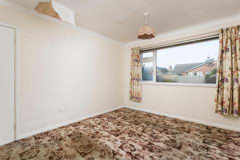 2 bedroom semi-detached bungalow for sale, Meadowfields Close, Easingwold