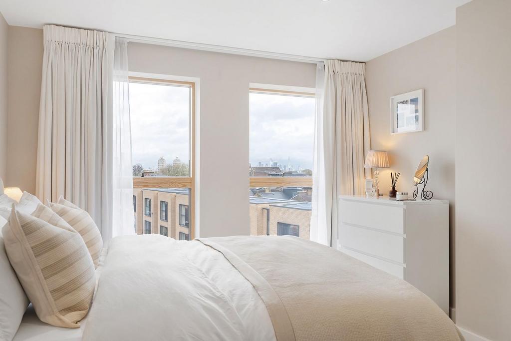 Bedroom (2).JPG