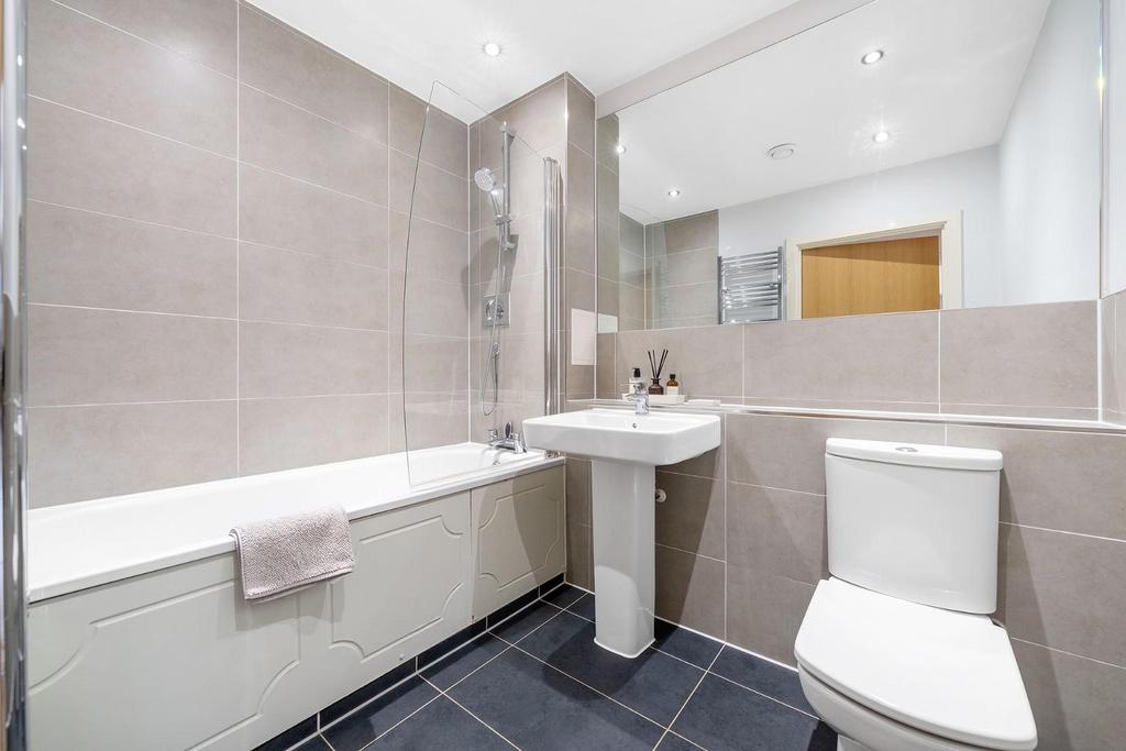 Bathroom.JPG