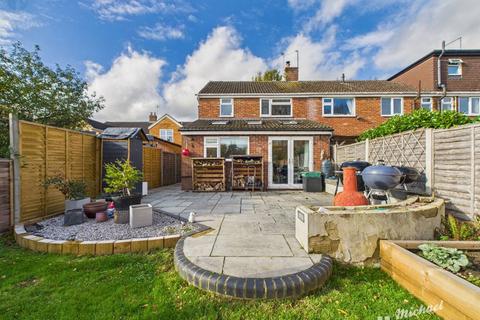 3 bedroom end of terrace house for sale, Eastfield Road, Aylesbury, Buckinghamshire