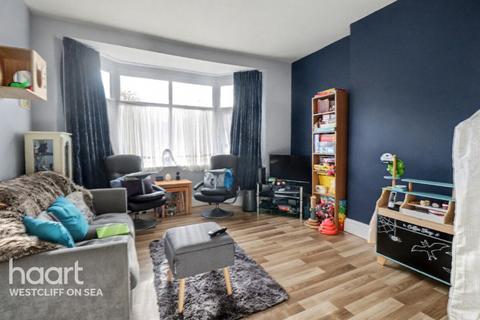 3 bedroom flat for sale, Fairfax Drive, Westcliff-On-Sea