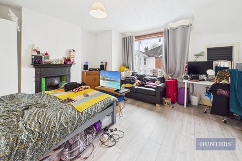5 bedroom house to rent, Harborough Road, Southampton