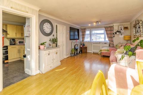 undefined, Ross Way, Luton LU1